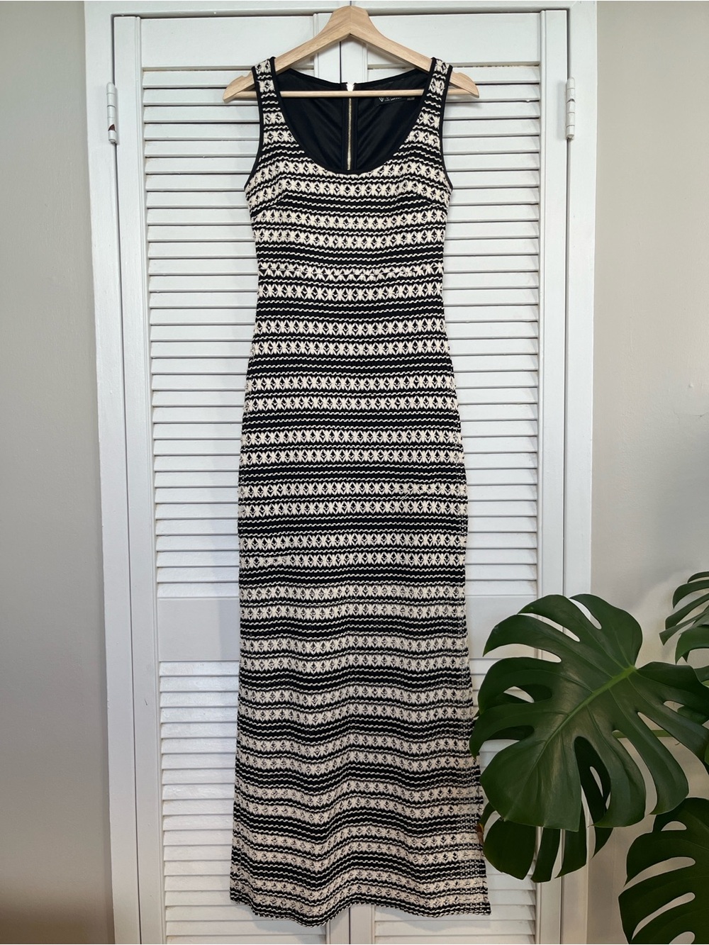 Sleeveless Black and White Patterned Maxi Dress